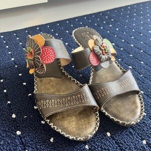 L’Artiste Floral Kitten Heel